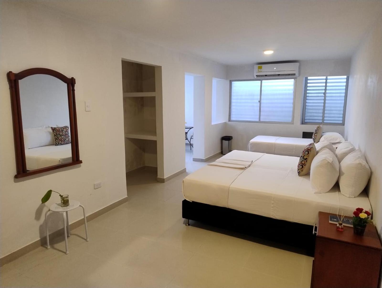 Cartagena Hostel Dorado Plaza Getsemani מראה חיצוני תמונה